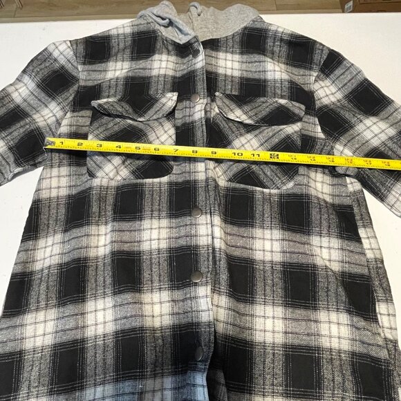 Black & White Plaid Button-Up Shirt With Gray Hood By Miss Selfie S - Picture 8 of 11